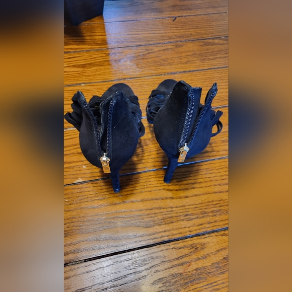 Jessica Simpson heels - Picture 3 of 3